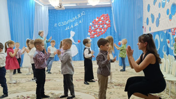 День матери в группе "Веснушки" День матери в группе "Веснушки".